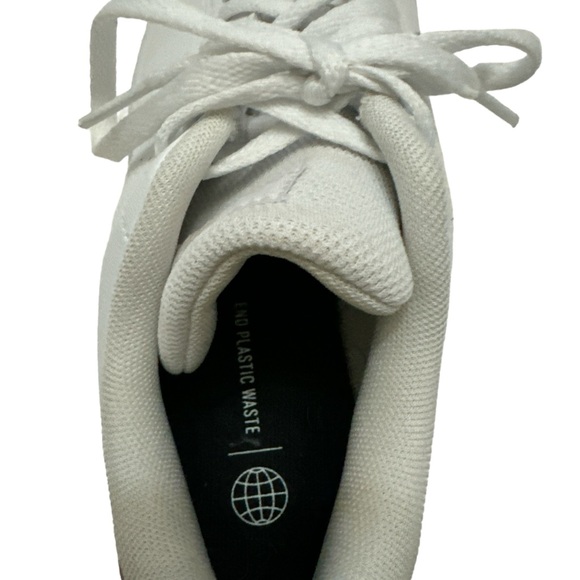 Woman’s ☁️ foam Adidas sneakers 👟 sz 7 1/2 ✨ - Picture 7 of 10